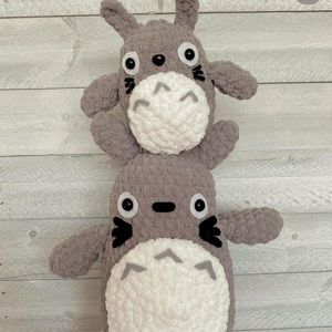crocheted totoro’s